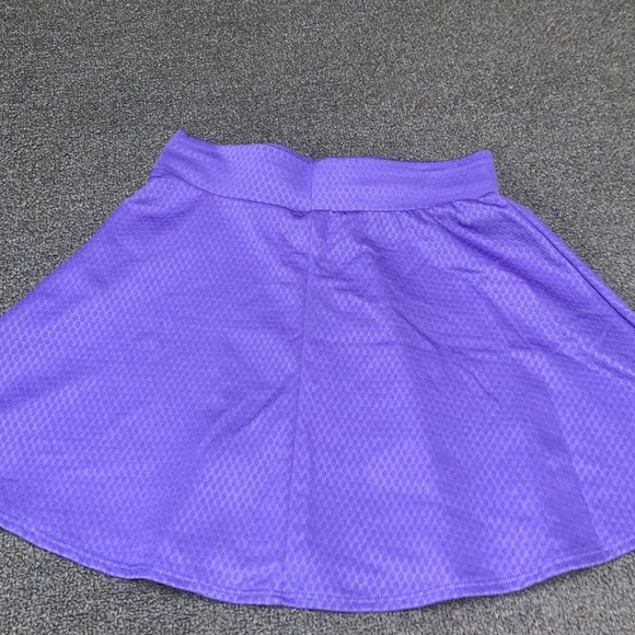 Skater Skirt - Picture 3 of 3